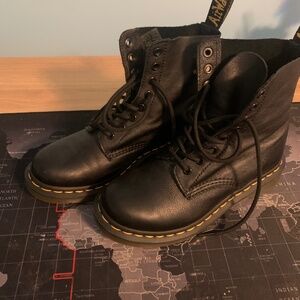 Dr. martens